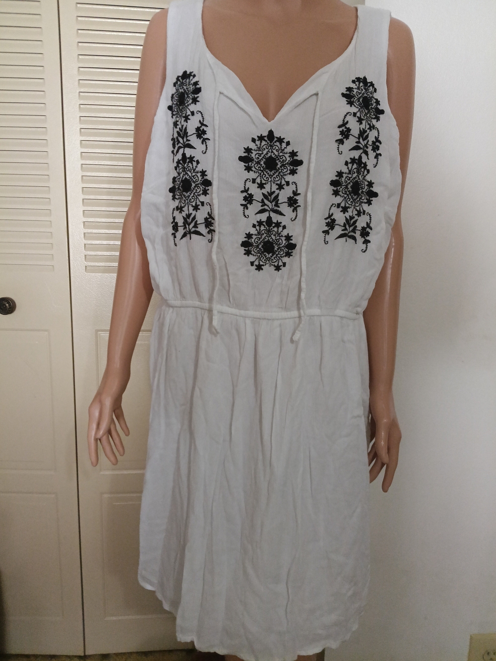 Old Navy White Sleeveless Midi Dress with Black Embroidered Motifs